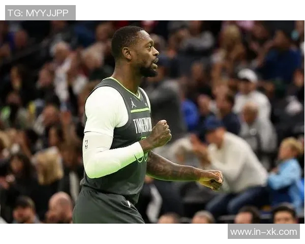 兰德尔表现出色11投7中斩获21分8助攻三分球命中率高达50 兰德尔表现出色11投7中斩获21分8助攻三分球命中率高达50