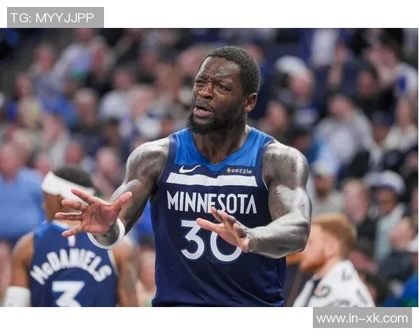 兰德尔表现出色11投7中斩获21分8助攻三分球命中率高达50