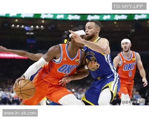 勇士库里复出迎战雷霆球队攻防兼备争夺胜利